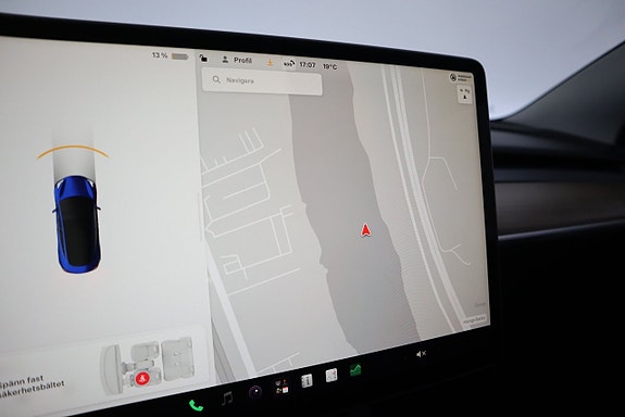 Tesla Model 3 15 of 20