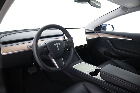 Tesla Model 3 11 of 20