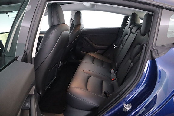 Tesla Model 3 14 of 20