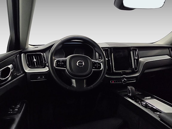 Volvo XC60 6 of 16