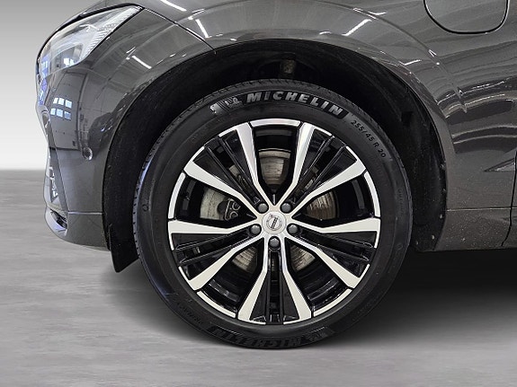 Volvo XC60 16 of 16