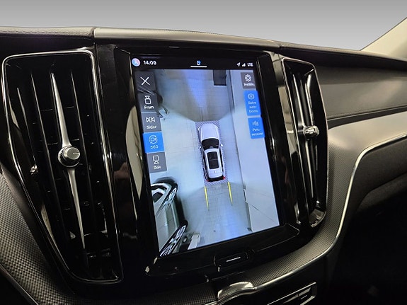 Volvo XC60 10 of 16