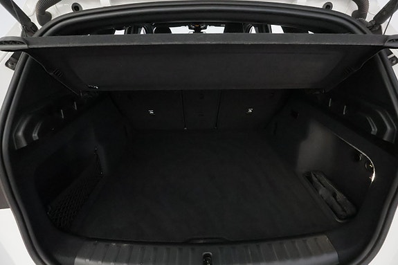 BMW iX1 8 of 30