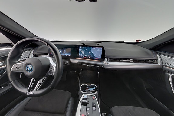 BMW iX1 14 of 30