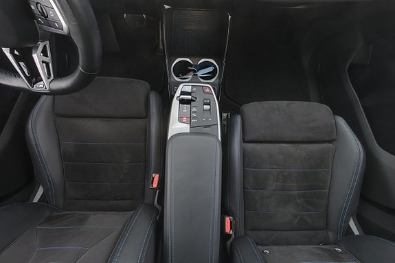 BMW iX1 20 of 30