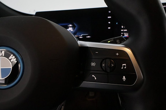 BMW iX1 19 of 30