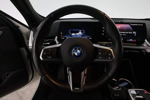 BMW iX1 16 of 30