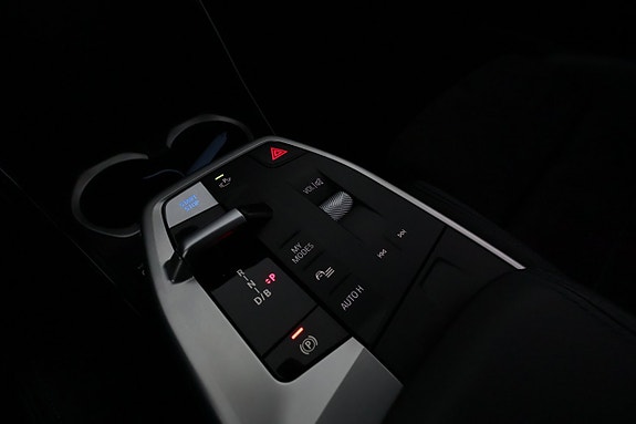 BMW iX1 23 of 30