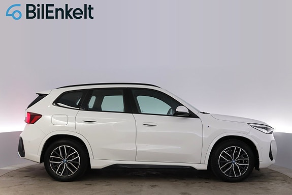 BMW iX1 2 of 30