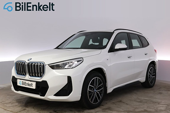 BMW iX1 4 of 30