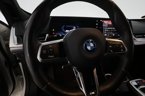 BMW iX1 17 of 30