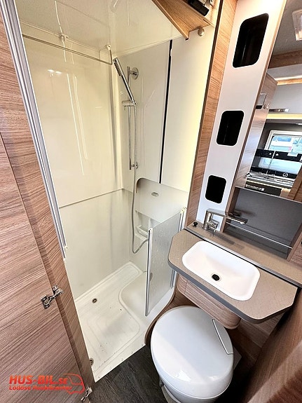 Weinsberg X-Cursion Van 500 MQ Edition Pepper / Solpanel / Dieseltruma 13 of 22
