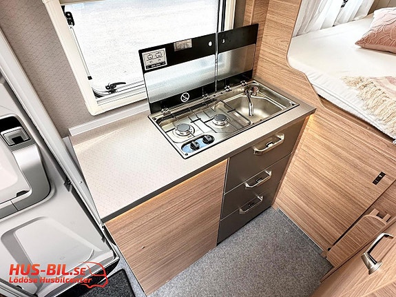 Weinsberg X-Cursion Van 500 MQ Edition Pepper / Solpanel / Dieseltruma 6 of 22