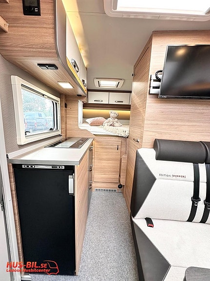 Weinsberg X-Cursion Van 500 MQ Edition Pepper / Solpanel / Dieseltruma 5 of 22