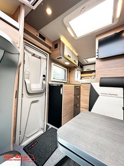 Weinsberg X-Cursion Van 500 MQ Edition Pepper / Solpanel / Dieseltruma 4 of 22