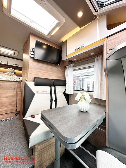 Weinsberg X-Cursion Van 500 MQ Edition Pepper / Solpanel / Dieseltruma 3 of 22
