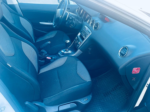 Peugeot 308 14 of 16