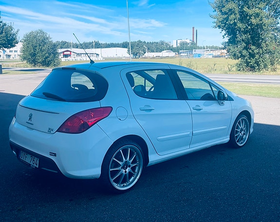 Peugeot 308 5 of 16
