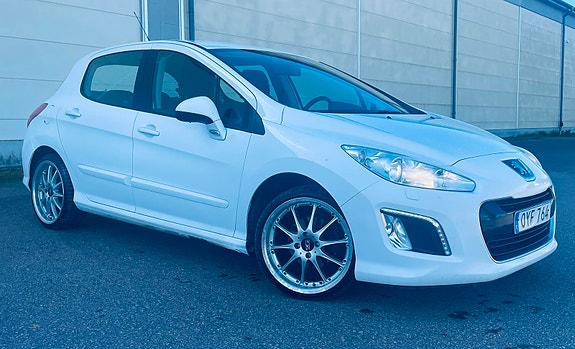 Peugeot 308 3 of 16