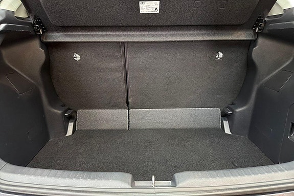 Toyota Yaris 12 of 21