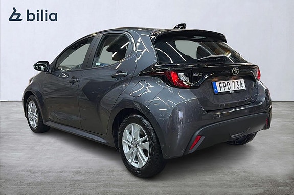 Toyota Yaris 2 of 21