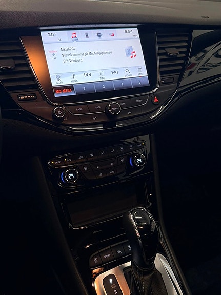 Opel Astra 8 of 22