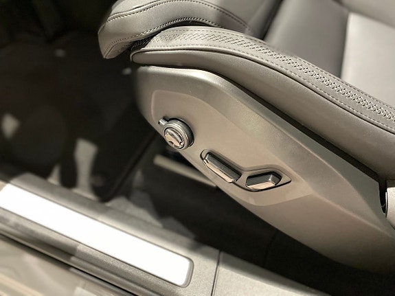 Volvo XC60 16 of 23