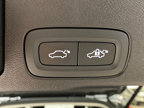 Volvo XC60 8 of 23