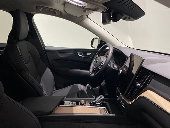 Volvo XC60 9 of 23