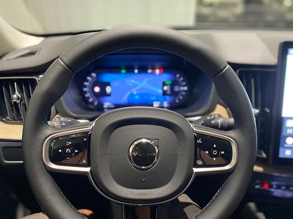 Volvo XC60 19 of 23