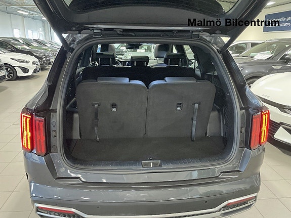 Kia Sorento 21 of 25