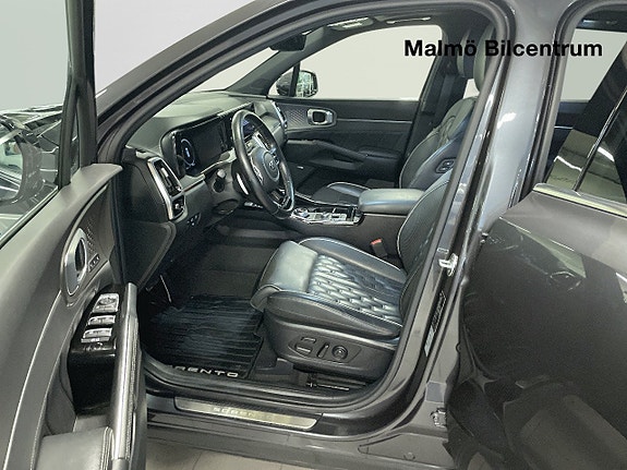 Kia Sorento 13 of 25