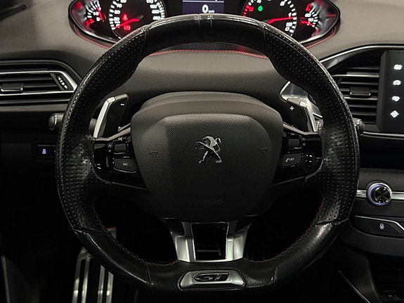 Peugeot 308 SW 21 of 26