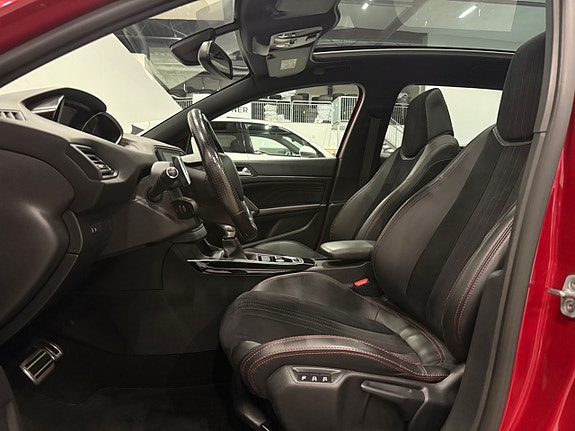 Peugeot 308 SW 11 of 26