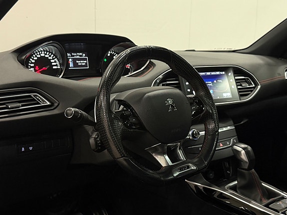 Peugeot 308 SW 9 of 26