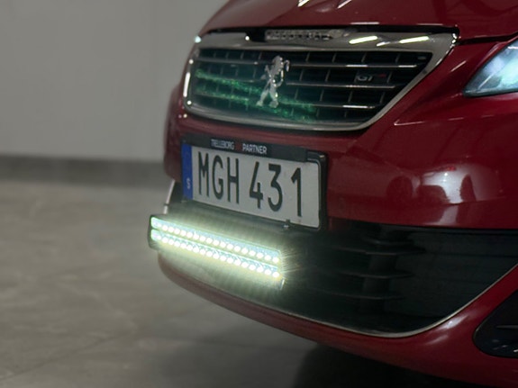 Peugeot 308 SW 19 of 26