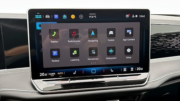 Volkswagen Passat 15 of 19