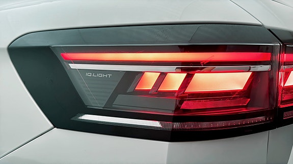 Volkswagen Passat 19 of 19