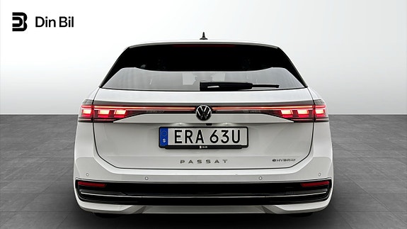 Volkswagen Passat 5 of 19