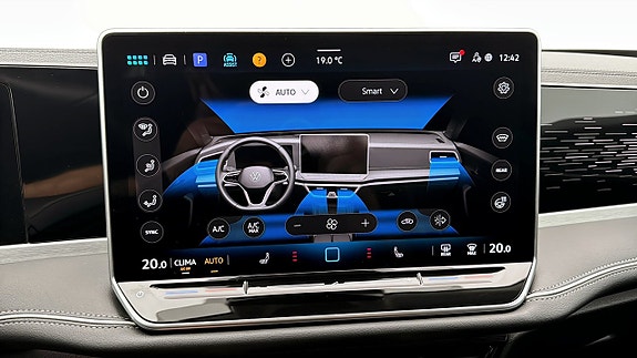 Volkswagen Passat 16 of 19