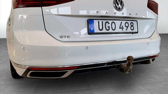 Volkswagen Passat 13 of 17