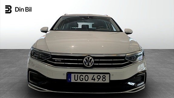 Volkswagen Passat 4 of 17