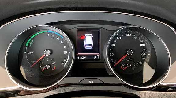 Volkswagen Passat 14 of 17