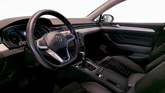 Volkswagen Passat 7 of 17