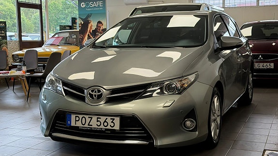 Toyota Auris 3 of 22