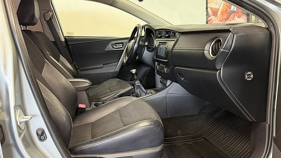 Toyota Auris 20 of 22