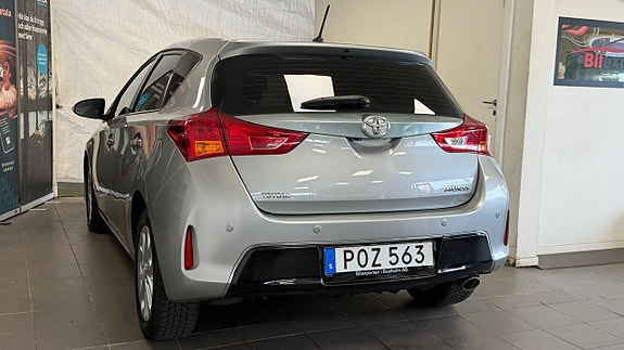 Toyota Auris 4 of 22