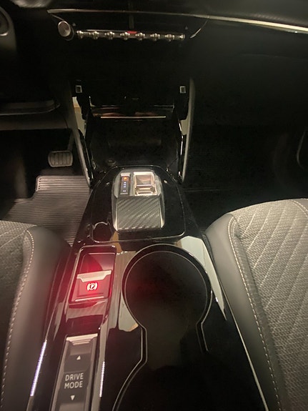 Peugeot 2008 10 of 17