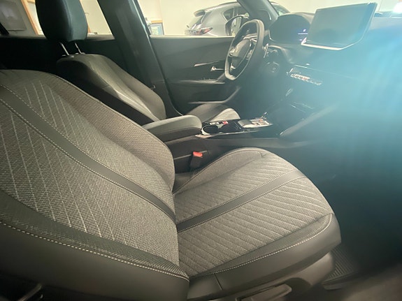 Peugeot 2008 15 of 17