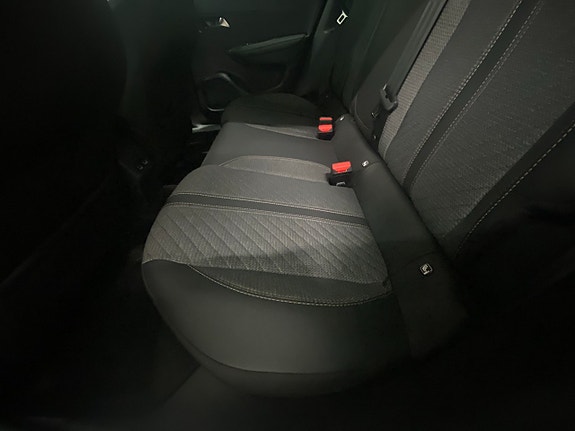 Peugeot 2008 6 of 17